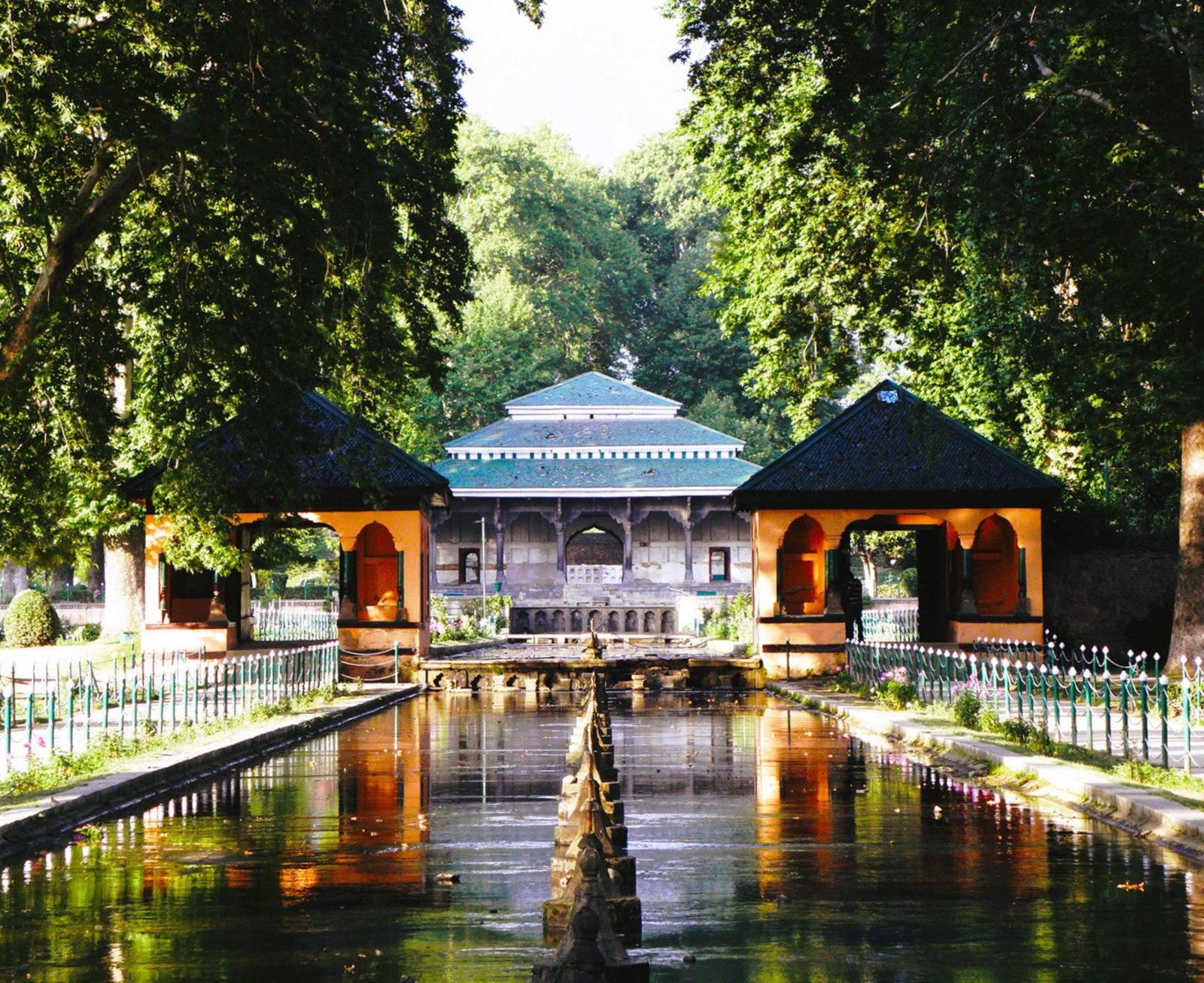 Grand Kashmir Escape